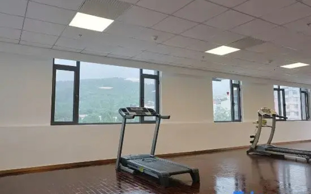 Jinan Huanghe Hotel（Hero Mountain Road）