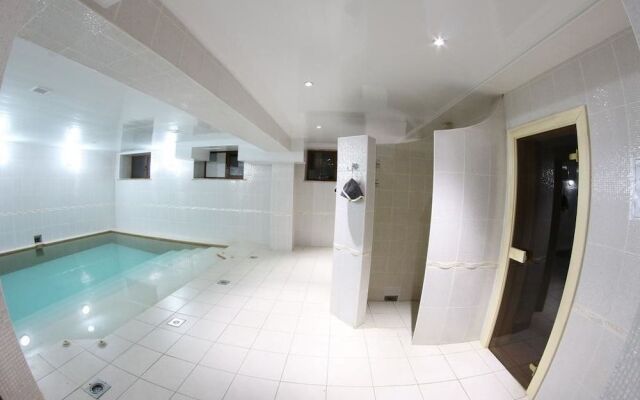 Sky Lux Hotel
