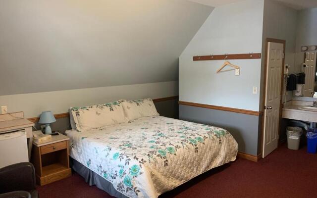Peaks Lodge