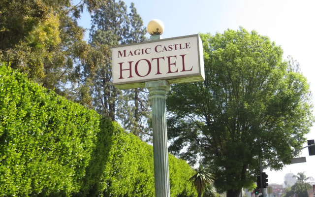 Magic Castle Hotel