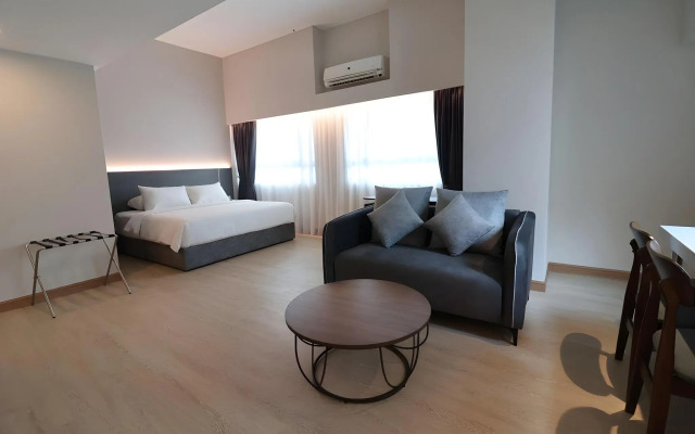 Crown Regency Serviced Suites