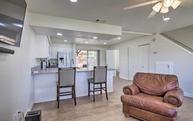 Comfy Bakersfield Townhome - Fire Pit & Patio
