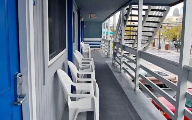 Sea Breeze Inn