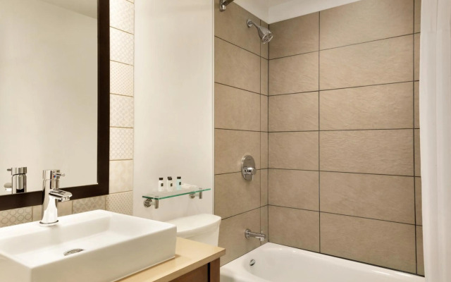 Country Inn & Suites by Radisson, Seattle-Bothell, WA