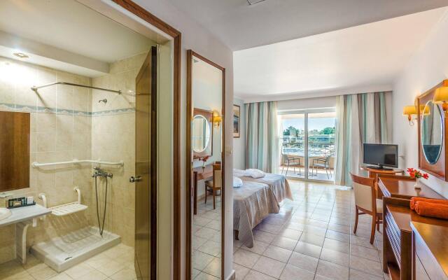 Kipriotis Hippocrates & Maris Suites