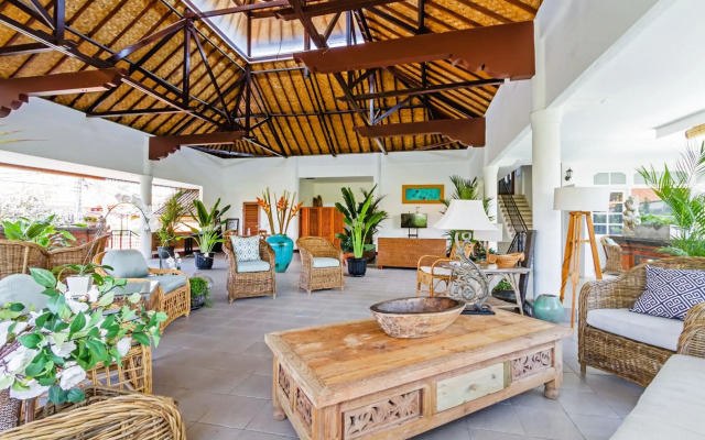 Akaya Bali