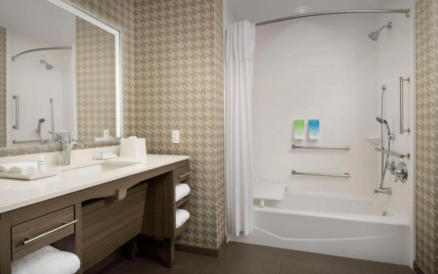 Home2 Suites by Hilton Clovis Fresno Airport