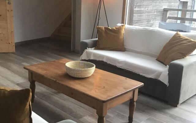 Gîte Sainte-Suzanne-et-Chammes, 4 pièces, 6 personnes - FR-1-600-151