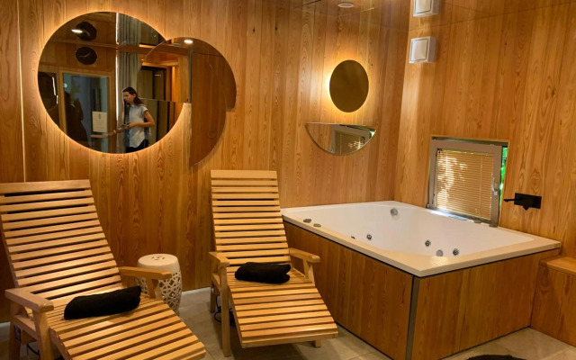 MAGNOLIA HOUSE by the RIVER