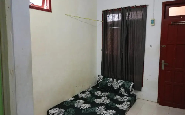 OYO Life 93712 Vanda Family