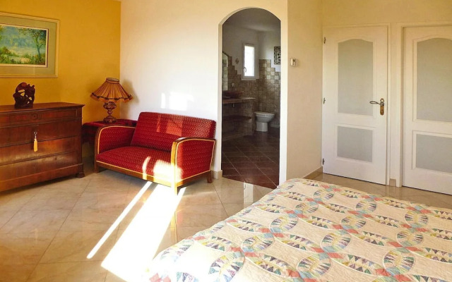 Premium Villa With Garden and Pool, Lambesc