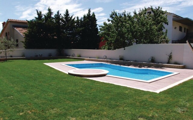 Awesome Apartment in Novigrad With 2 Bedrooms, Internet and Outdoor Swimming Pool