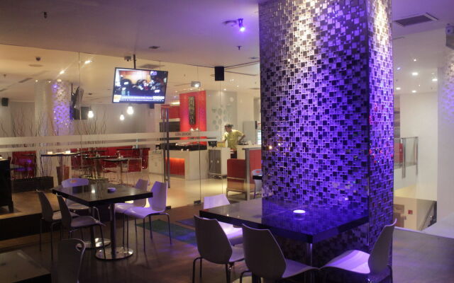 Redstar Hotel