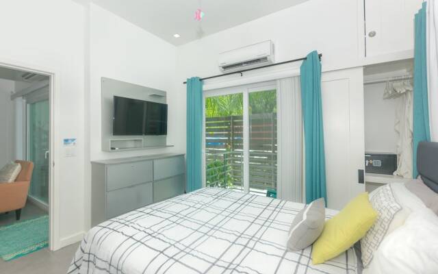 Acqua Di Mare #3 2 Bedroom Condo by RedAwning