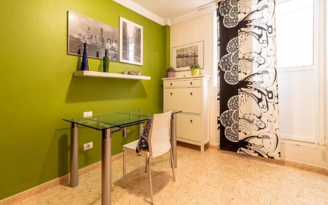 Flatguest Ingenio + 2 Bdr + Wifi + 4pax