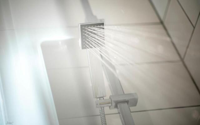 Liverpool Harrow Road Sleeps 6- Infinity Apartment