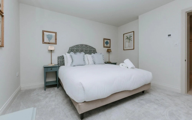 The Dragonfly - Central 2 Bedroom House