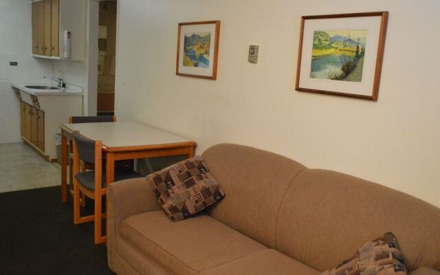 Western Traveller Motel