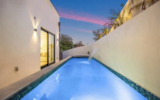 Belden Modern Villa - Iconic Hollywood Hills Retreat