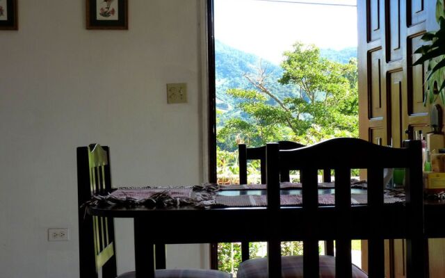 Autana Bed and Breakfast - Hostel