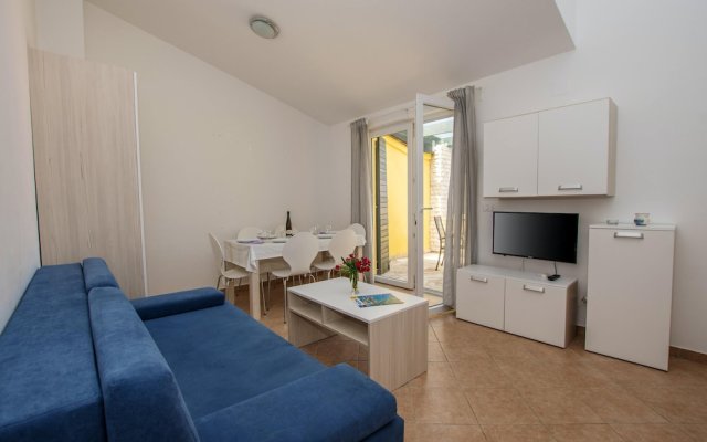 Apartment With 2 Bedrooms in Bašanija, With Furnished Balcony and Wifi - 2 km From the Beach