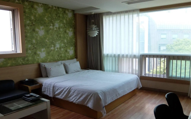 Hotel the View