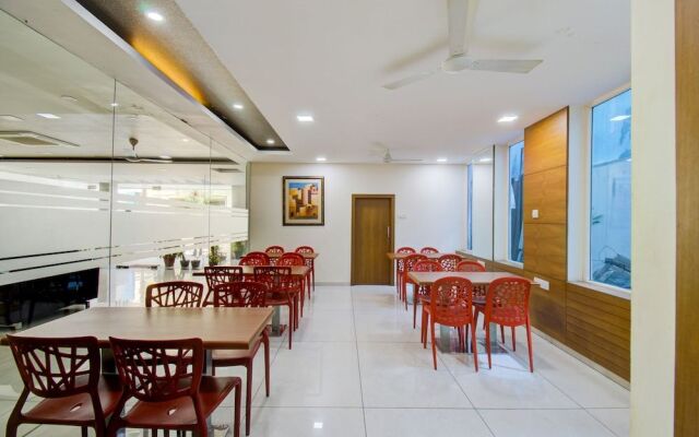Hill View Guest House, GachiBowli