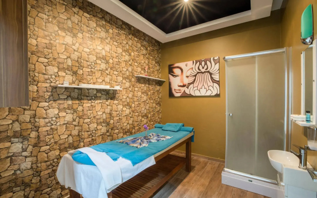 Karpalas City Hotel & Spa
