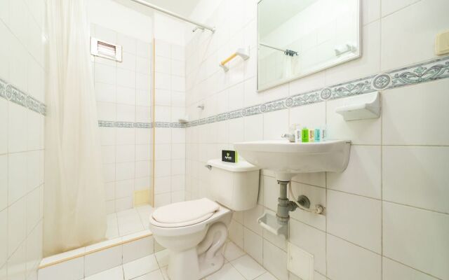 Hotel Ayenda Travel Blue 1705