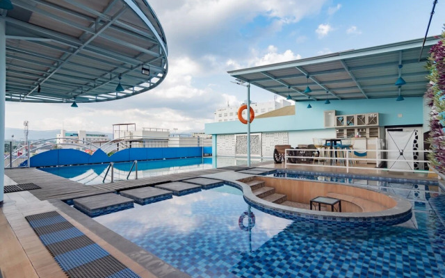 RedDoorz Premium near Bandung Station