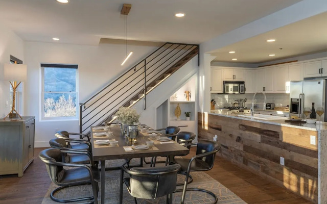 Bear Creek Lodge 412 4 Bedroom Condo by Alpine Lodging Telluride