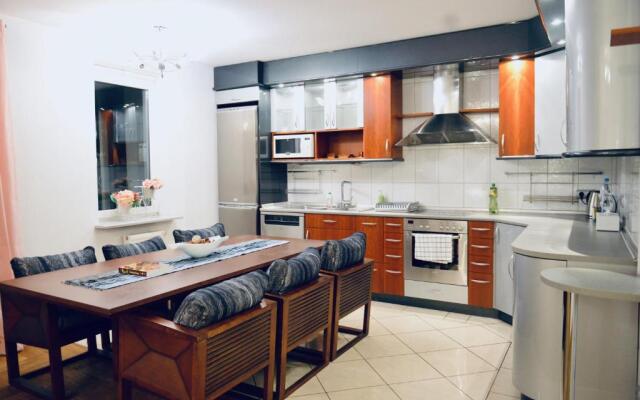 JessApart - Babka Tower Apartment