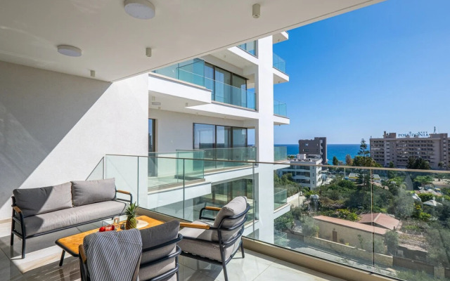 "sanders Dione Residences - Pleasant 2-bedroom Apartment With Sea View"