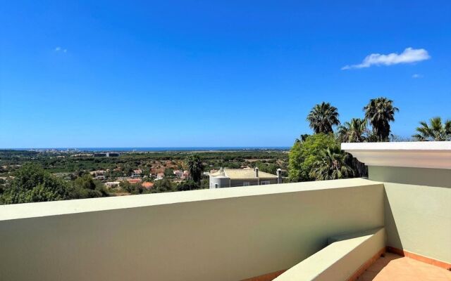 Boliqueime Amazing Villa With Pool by Homing