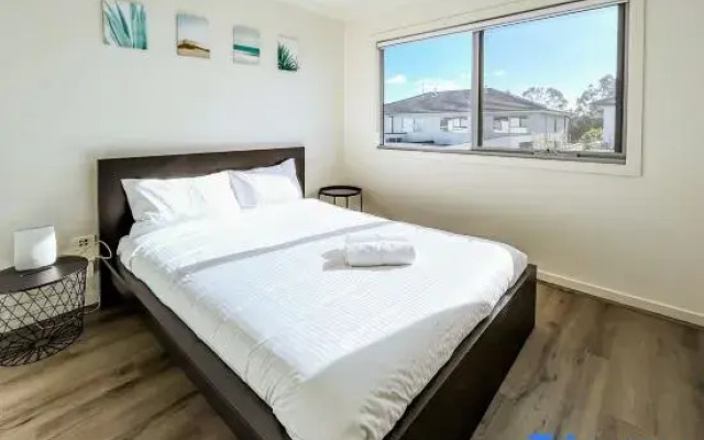 Stylish Berwick Home with WiFi, Smart TV, Garage