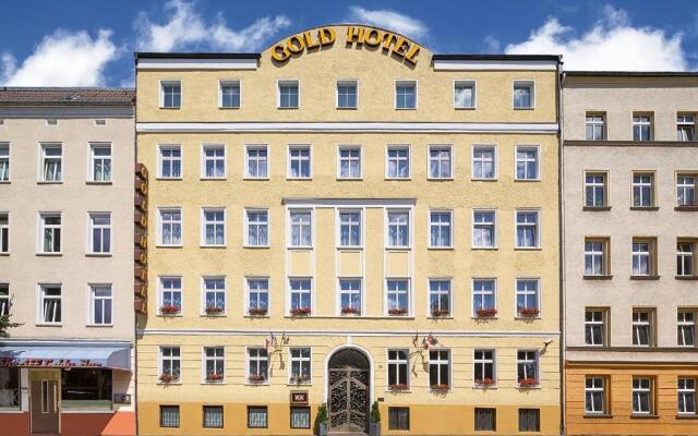 Gold Hotel