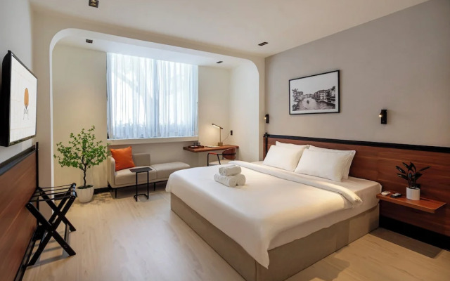Metrolux City Contemporary Hotel