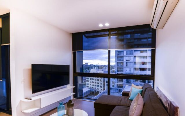 Elm Apartment