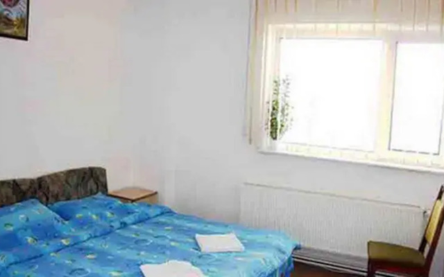 Maris Apartments