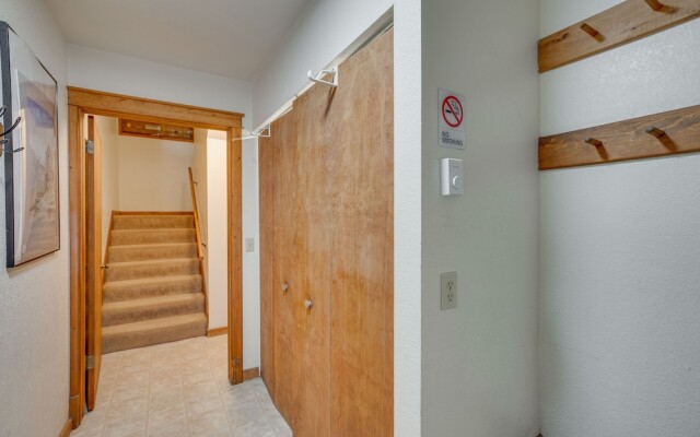 Spacious Ouray Townhome - Walk to Hot Springs!