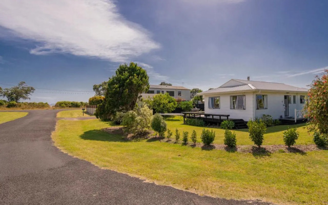 Silver Sands - Cooks Beach Holiday Home