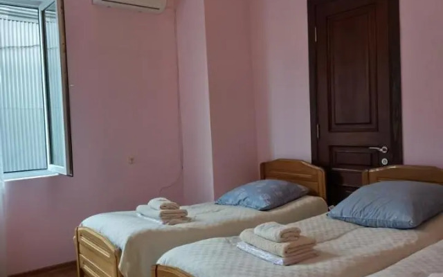 Ninoshvili Street Apartment