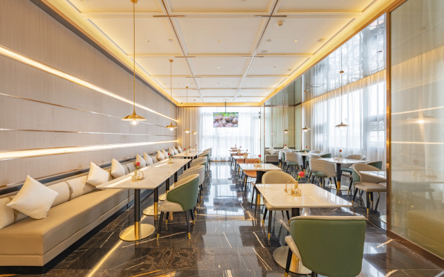 Atour Hotel, Baoyu Plaza, North Changjiang Road, Kunshan