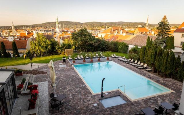 Vinosseum Bor- és Apartmanház