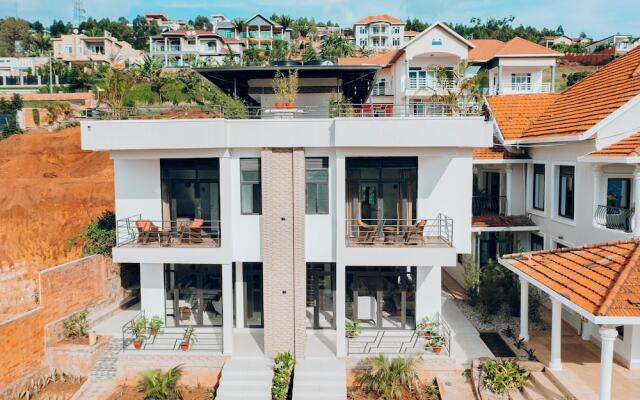 Rooftop View Apartments Rebero