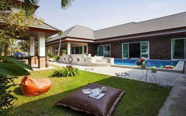 Baan Piamsuk Pool Villa By Pinky