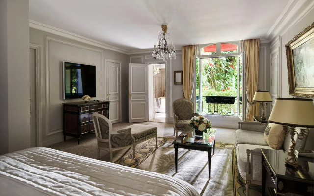 Hotel Plaza Athenee