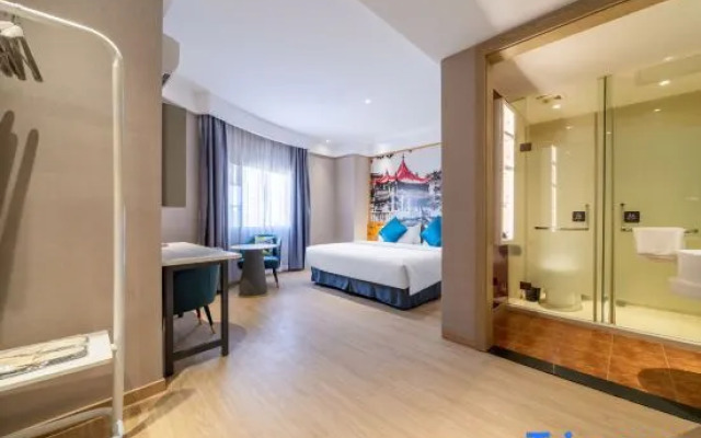 Zhibo Hotel (Shanghai Jiayi Road Subway Station)