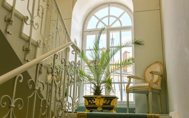 Opera Hotel