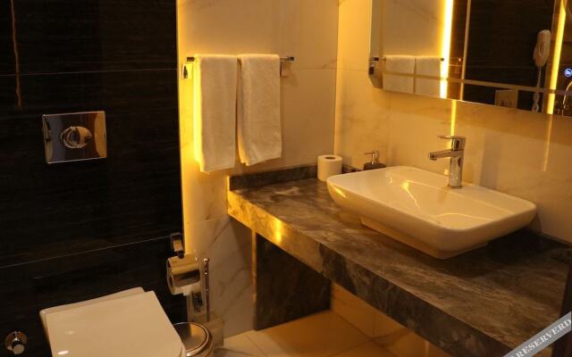 Isnova Hotel